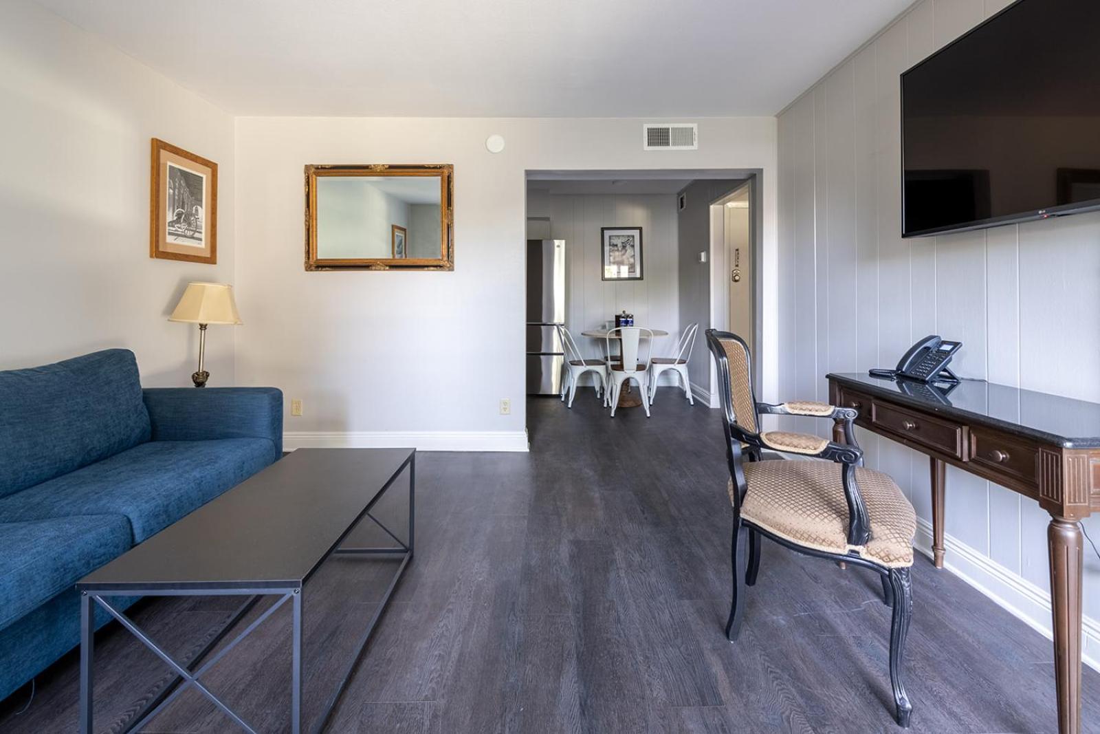 French Quarter Suites Hotel Ню Орлиънс Екстериор снимка