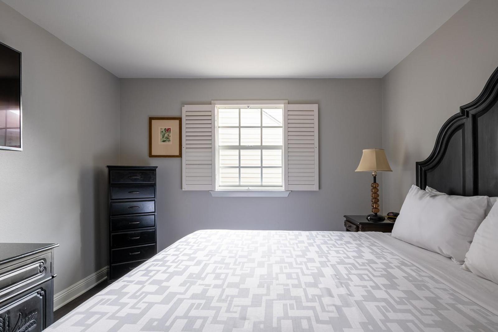 French Quarter Suites Hotel Ню Орлиънс Екстериор снимка