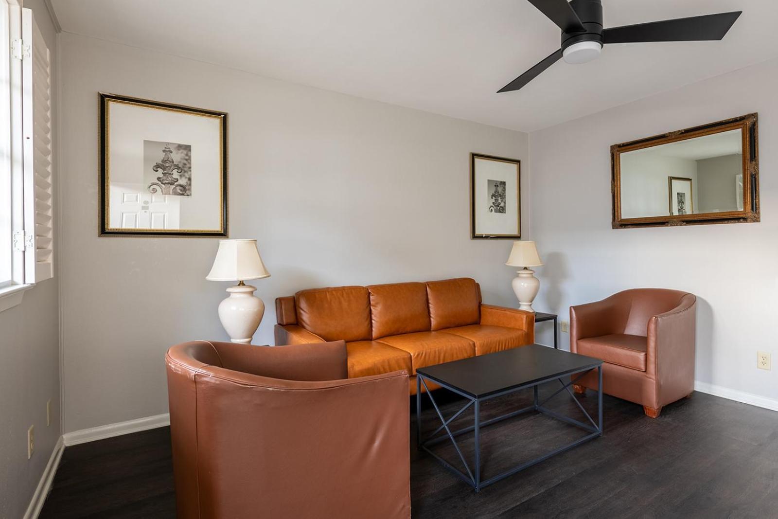 French Quarter Suites Hotel Ню Орлиънс Екстериор снимка